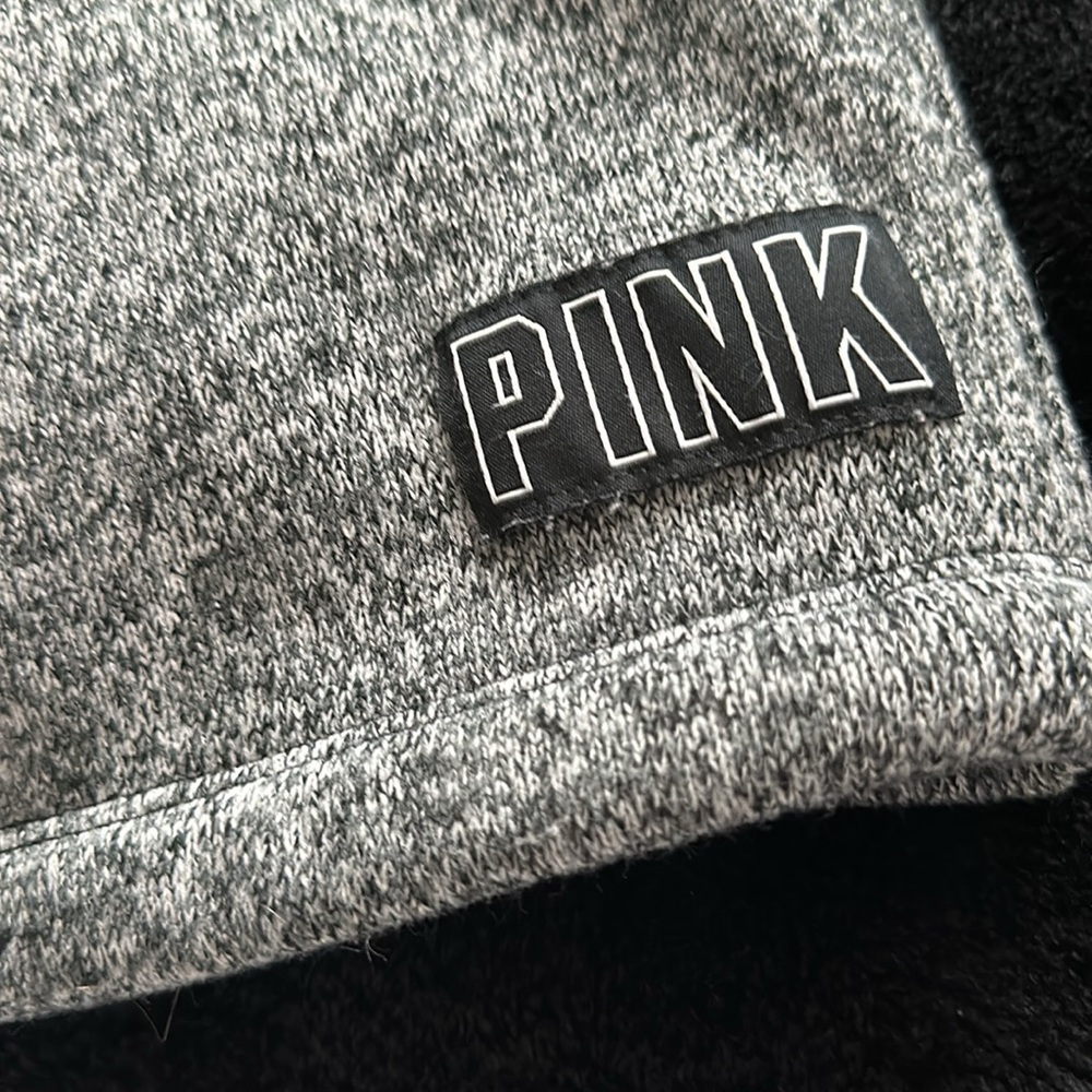 Pullover - Picture 3 of 3
